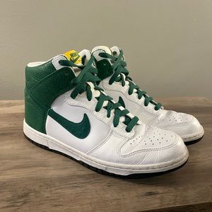 Men’s Nike dunk high premium size 9